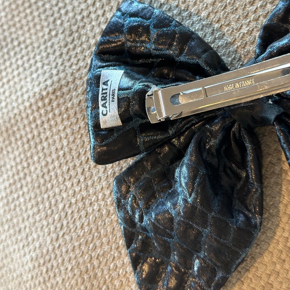 Carita Paris Black and Blue Snake Print Hair Bow - Picture 3 of 4